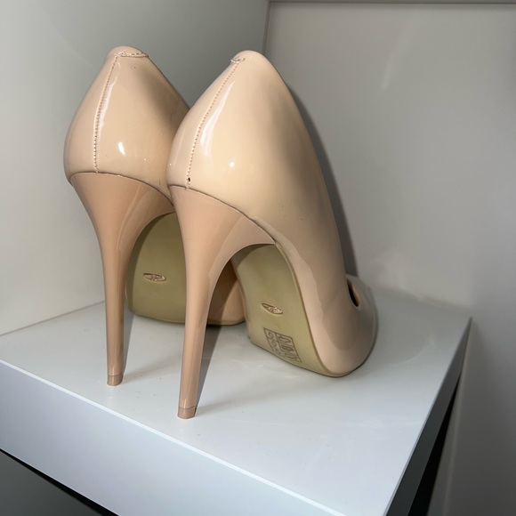 Cream heels - Picture 4 of 7